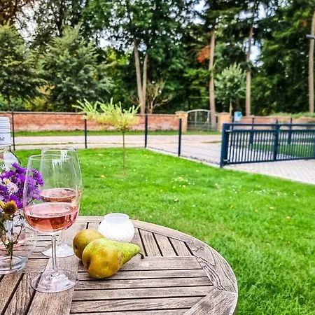 Zur Schlossruine * Boldekow